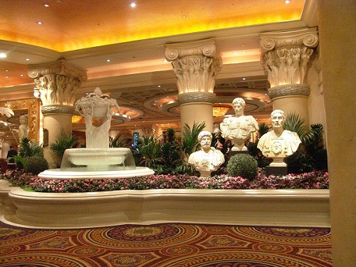 scary heads in caesars