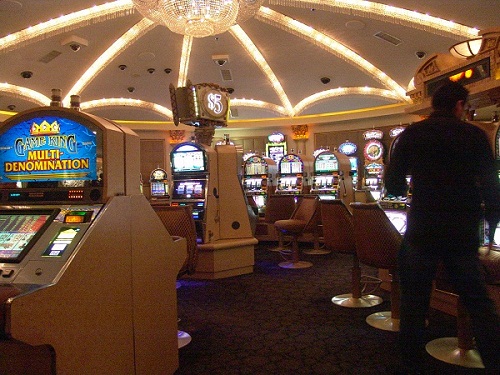 niijima casino Slot Machine