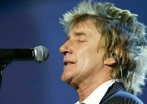 rod stewart performing at caesars palace colossuem