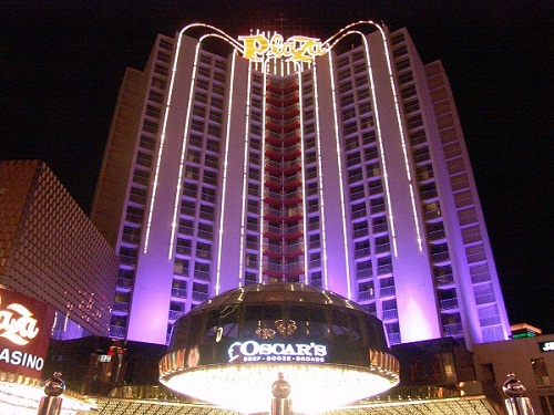 la plaza, la noche céntrica de vegas de las
