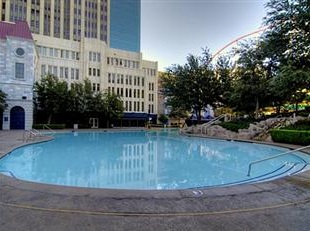 swimming pool at new york new york