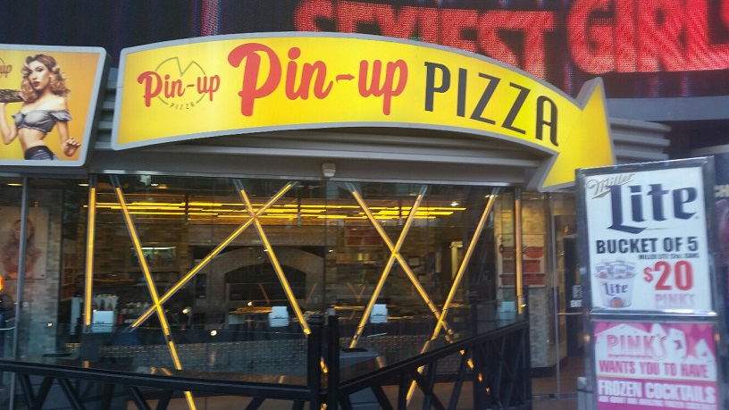 At the front of Planet Hollywood there are two fast service food options. This one is Pin up Pizza.