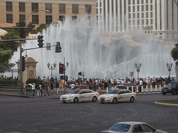 bellagio fountains from planet hollywood steps