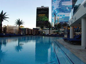 swimming pool overlooking the strip in las vegas