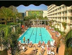 old school swimming pool of harrahs las vegas